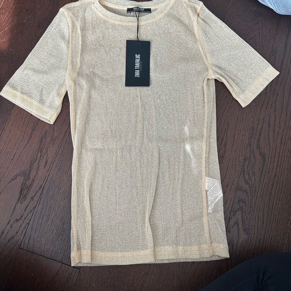 2 mesh tops - Picture 2 of 2